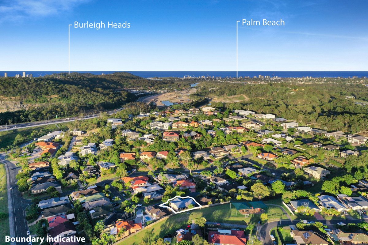 15 Tiarnna Close BURLEIGH HEADS 14