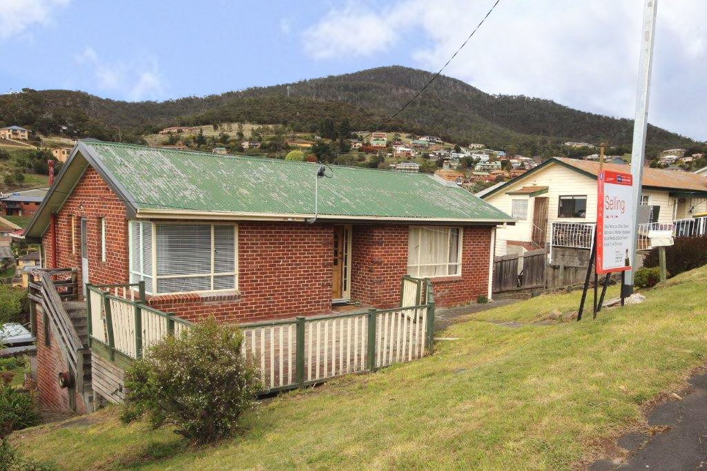 15 Tootonga Street CHIGWELL 10