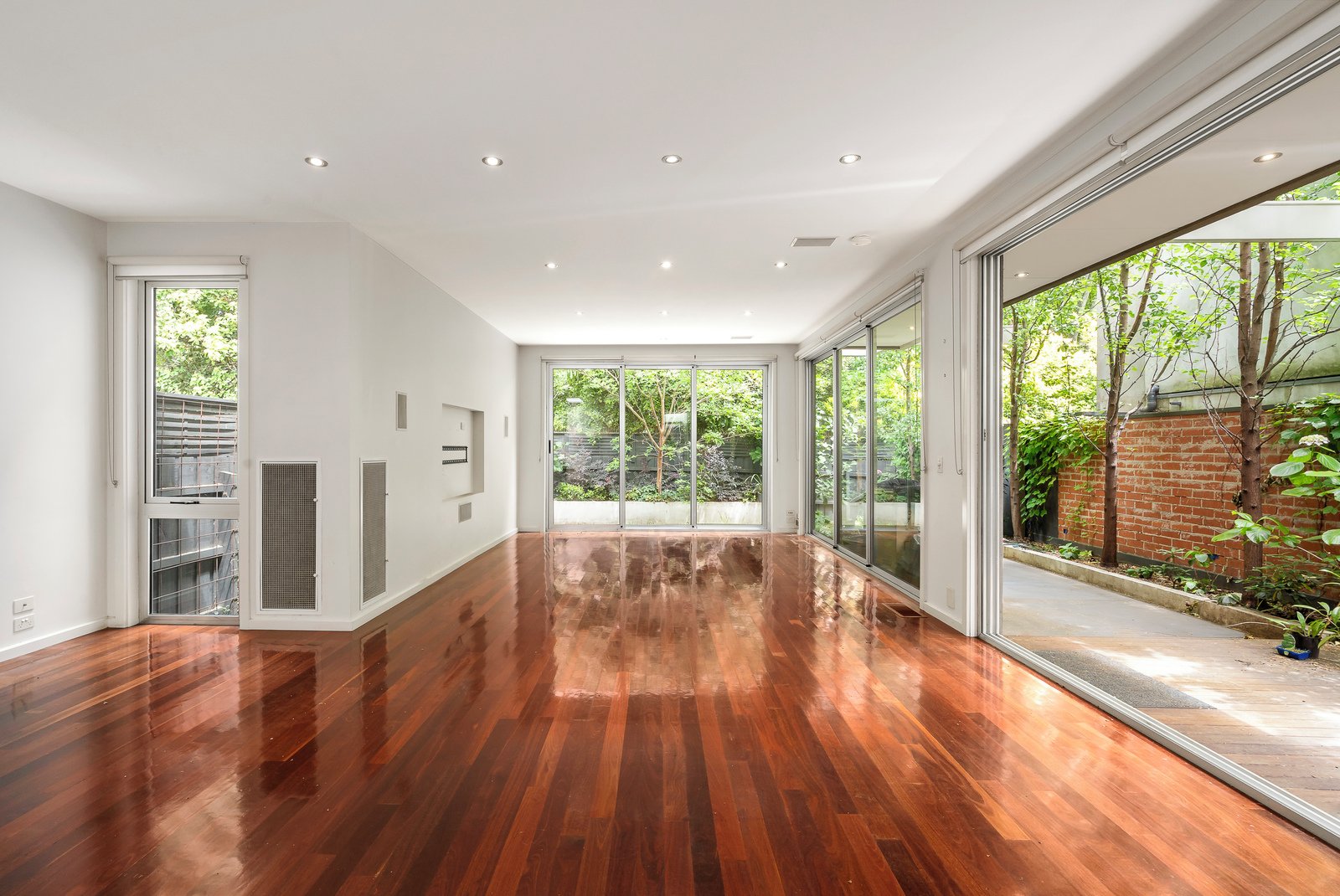 15 Trinian Street, Prahran, 3181