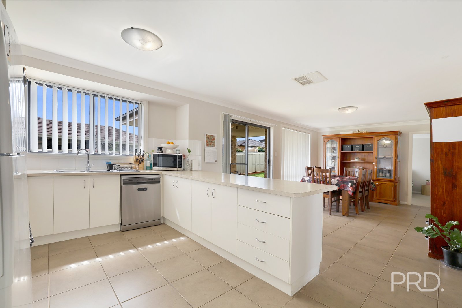 15 Tulipwood Crescent OXLEY VALE 4