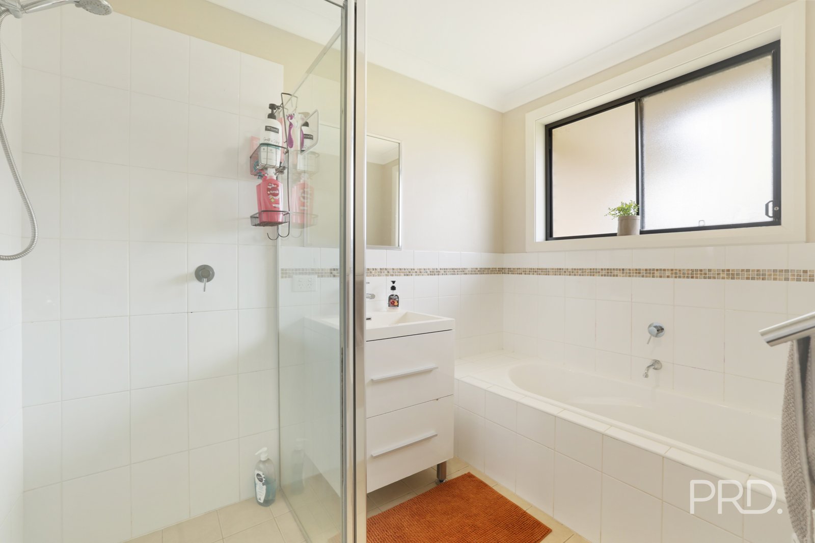 15 Tulipwood Crescent OXLEY VALE 14