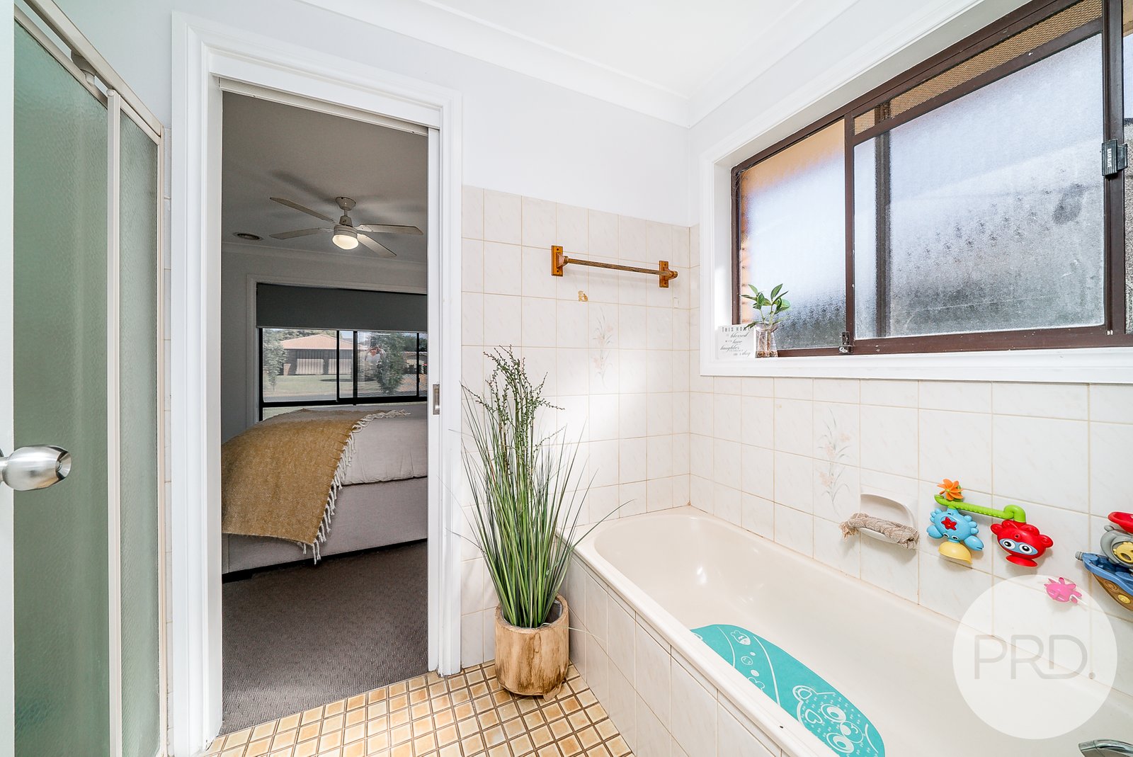 15 Tura Place GLENFIELD PARK 12