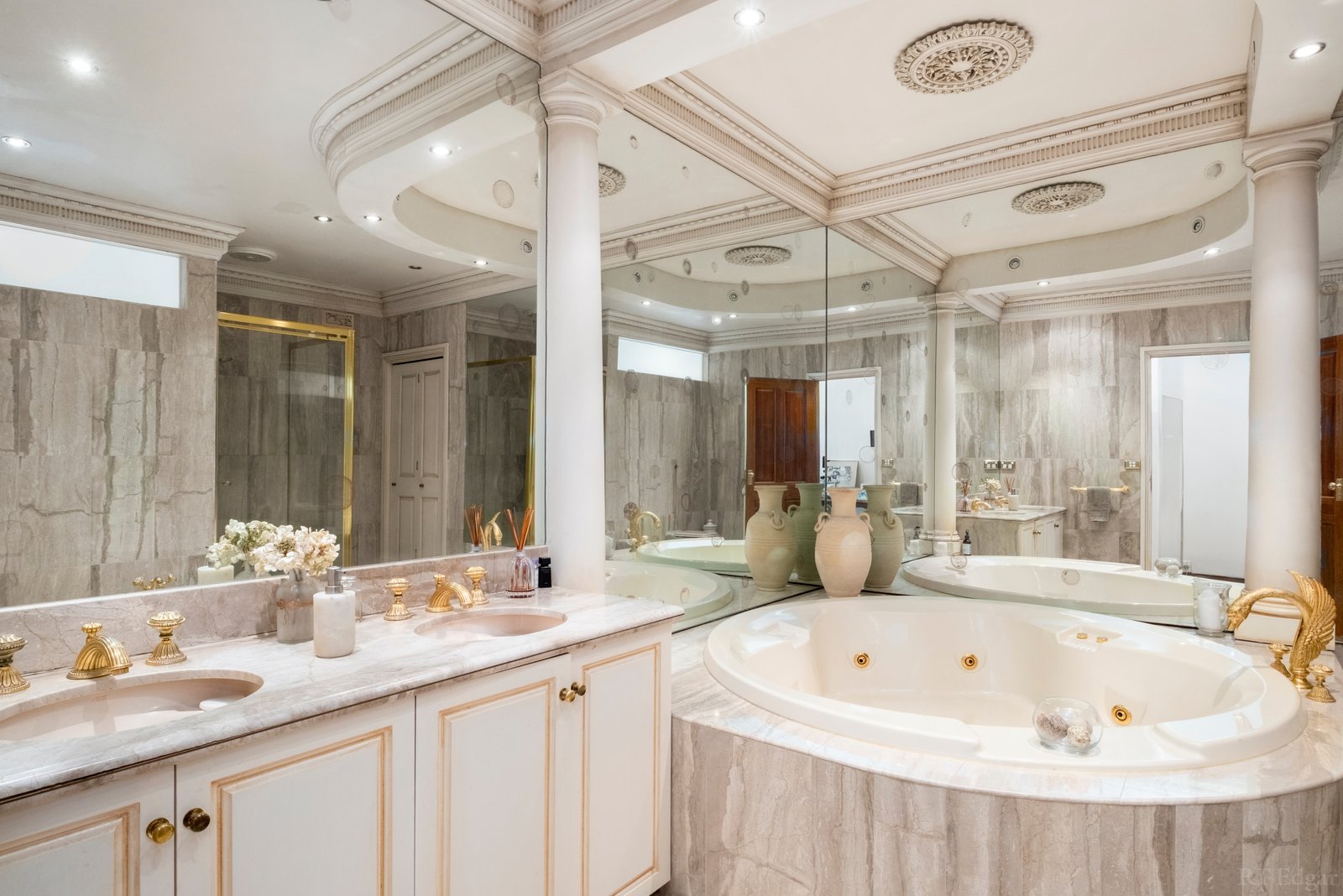 Real Estate and Property in 15 Tuscany Rise, Templestowe, VIC