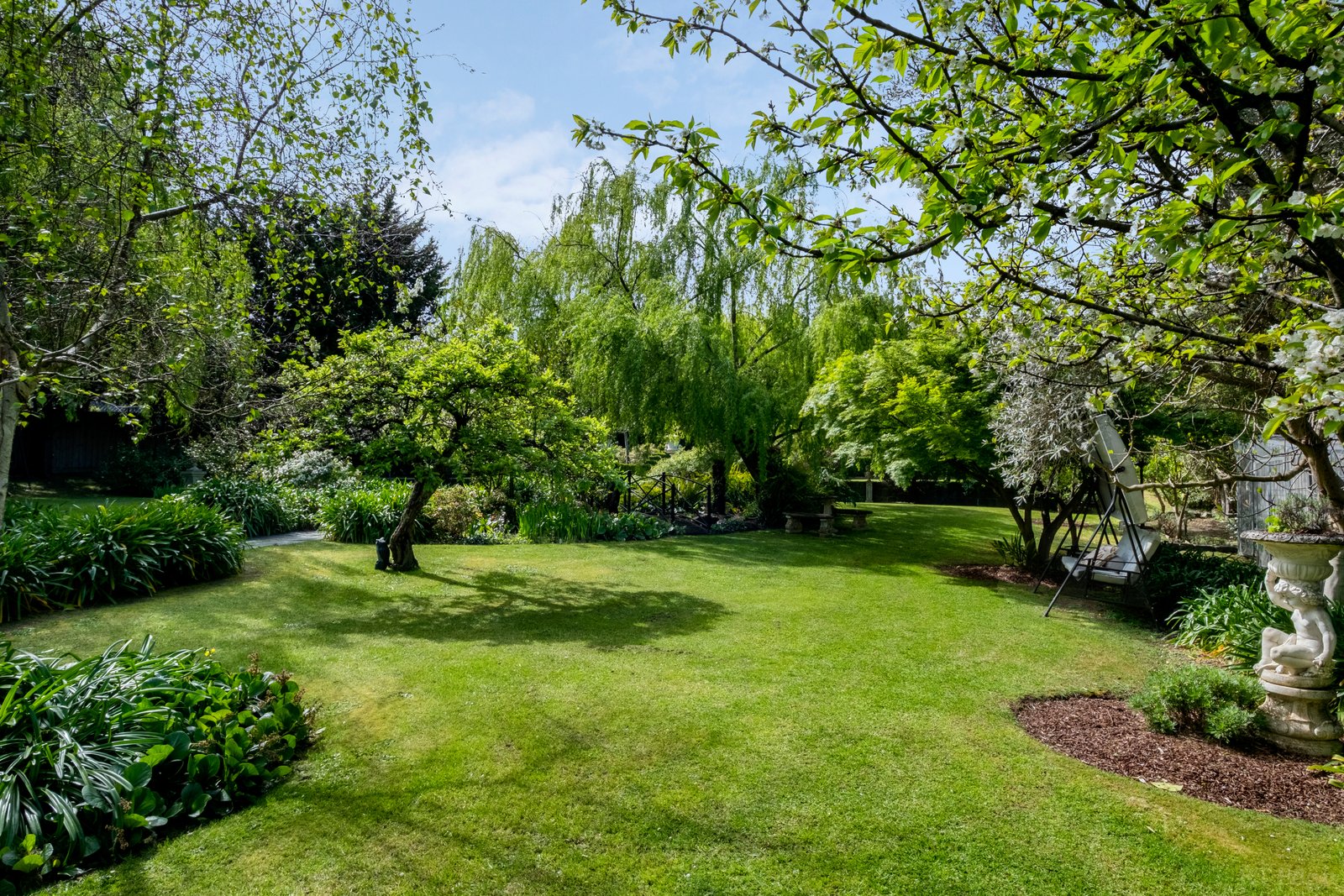 Real Estate and Property in 15 Tuscany Rise, Templestowe, VIC