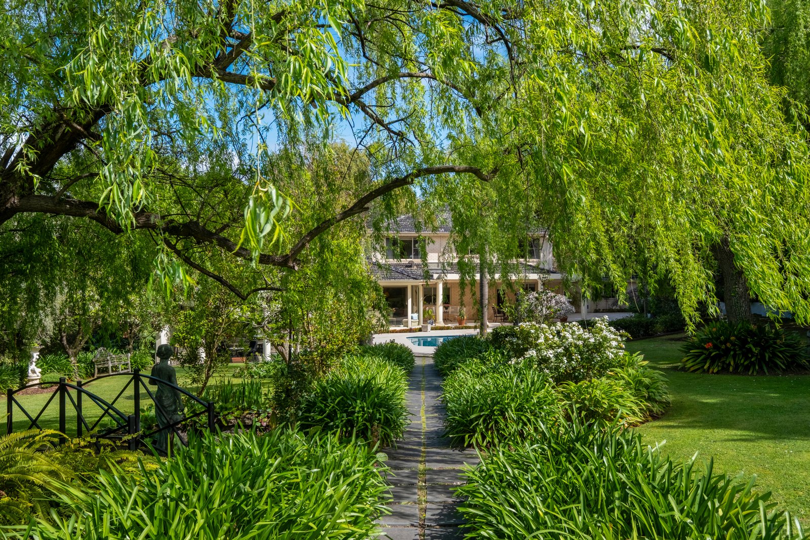 Real Estate and Property in 15 Tuscany Rise, Templestowe, VIC