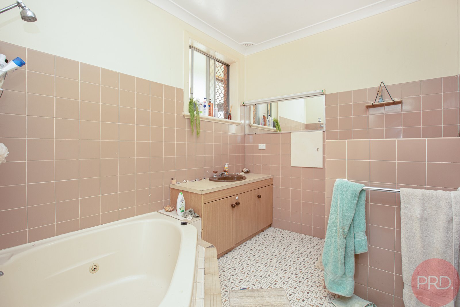 15 Tyrell Street TENAMBIT 9