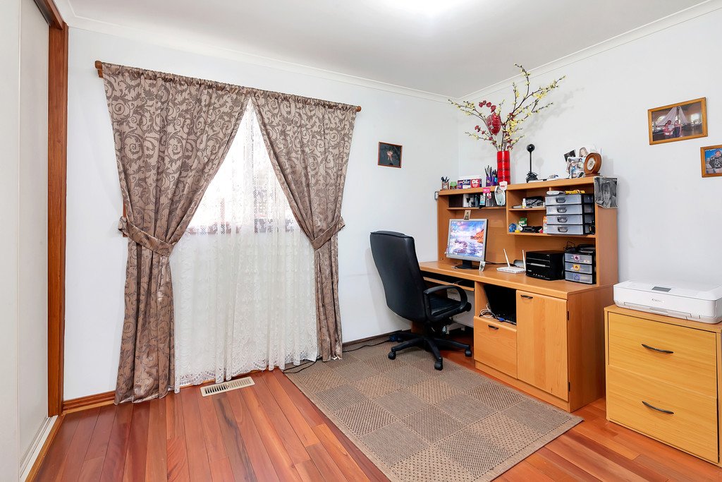 15 Urquhart Street GORDON 8