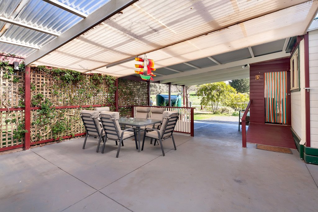 15 Urquhart Street GORDON 12