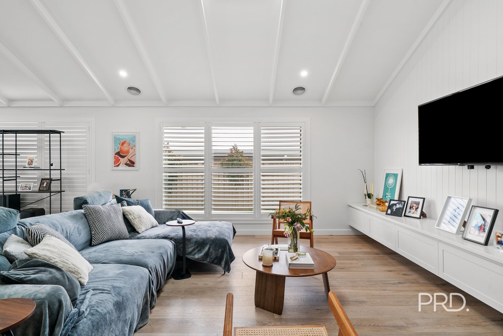 15 Valencia Drive GOBBAGOMBALIN 4