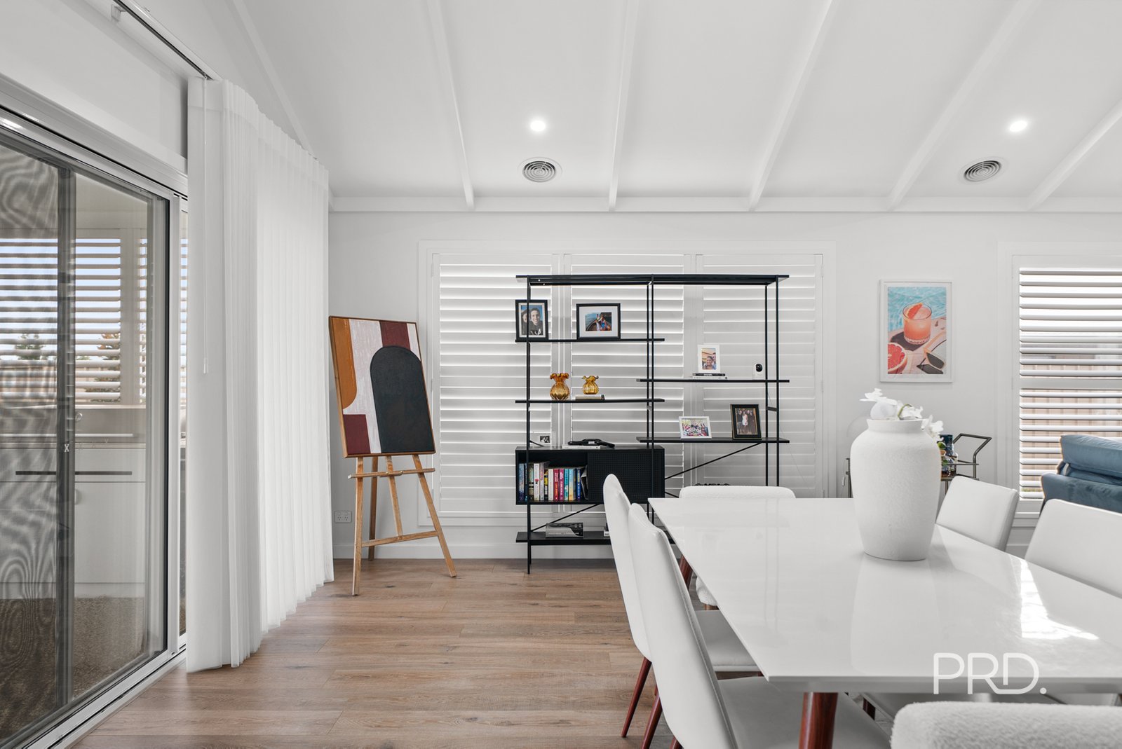15 Valencia Drive GOBBAGOMBALIN 9