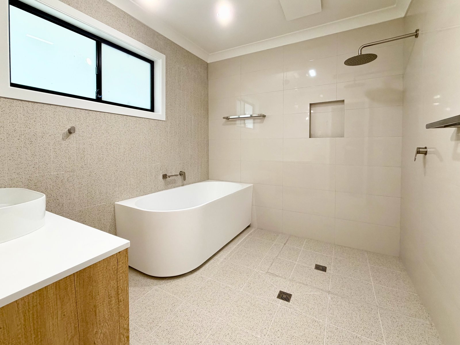 15 Victor Parade SHOAL BAY 18