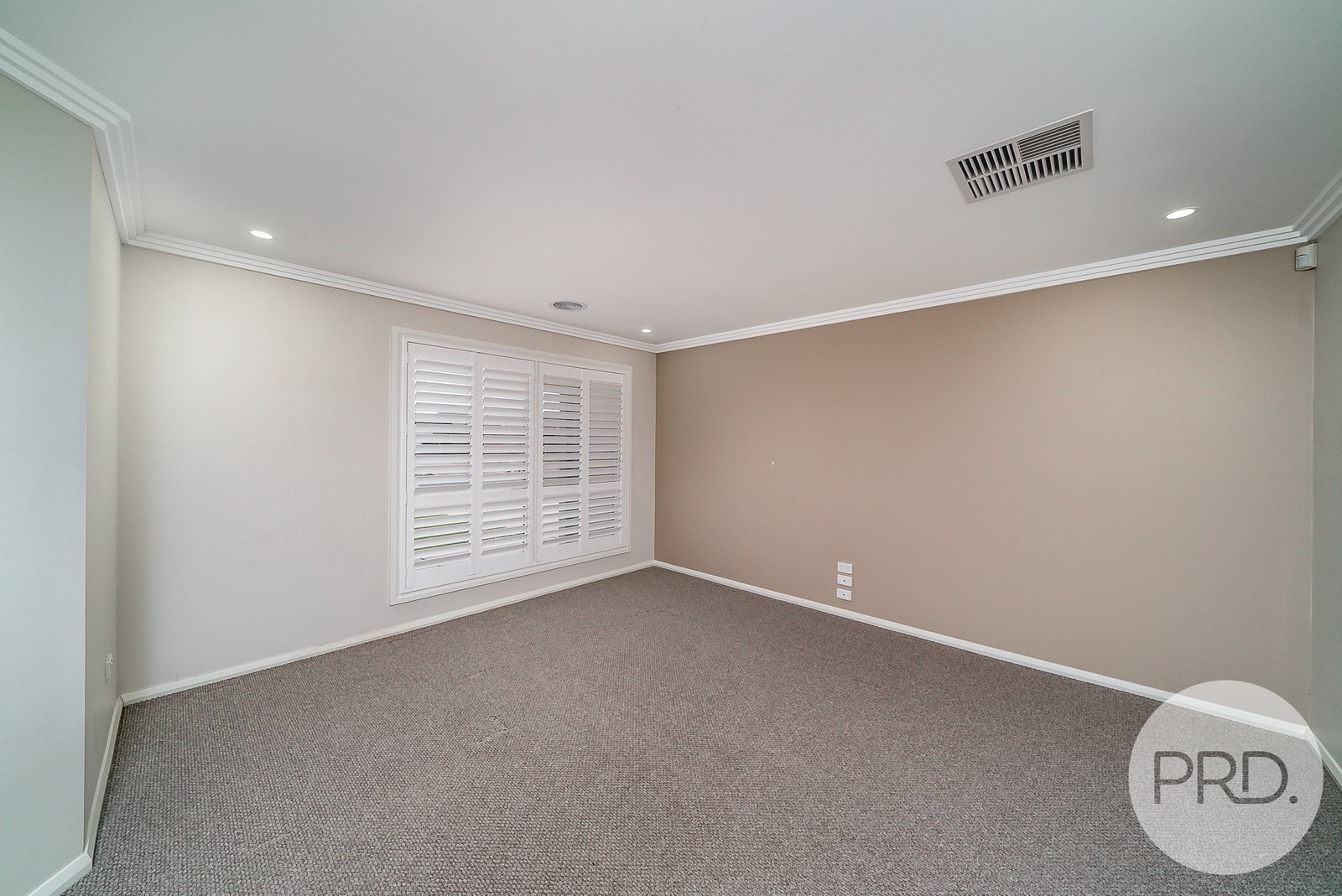 15 Warambee Street GLENFIELD PARK 5