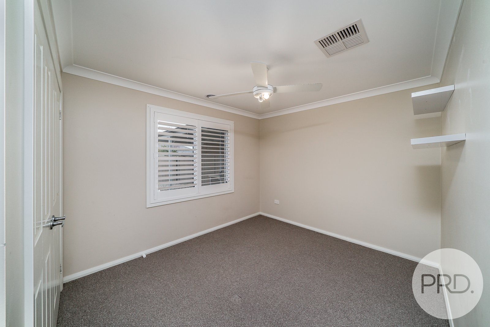 15 Warambee Street GLENFIELD PARK 10