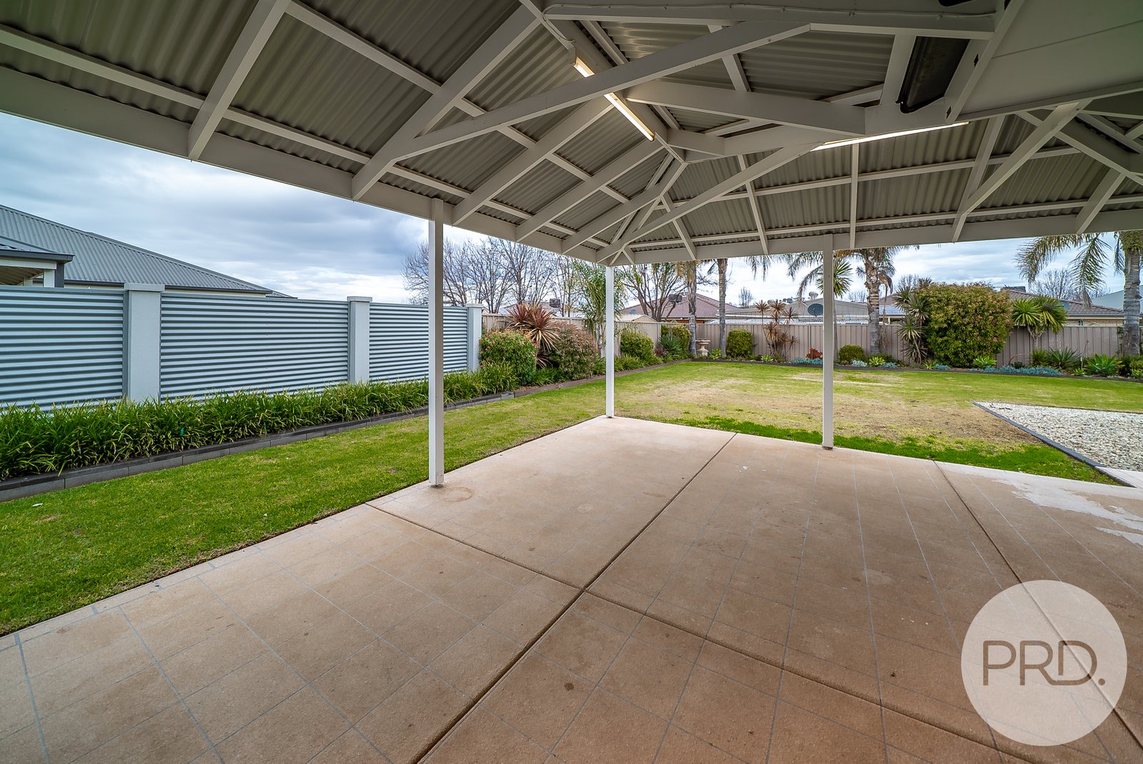 15 Warambee Street GLENFIELD PARK 12