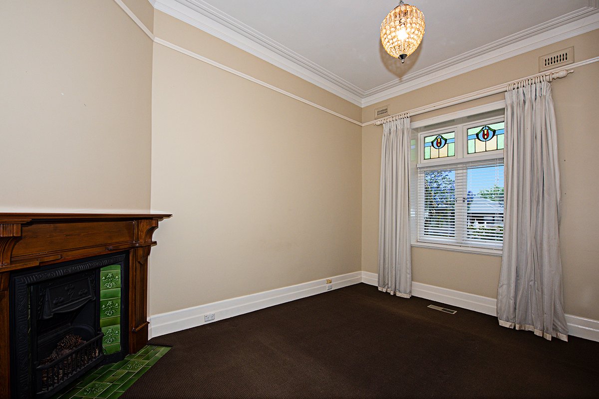 Gallery: 15 Warburton Road