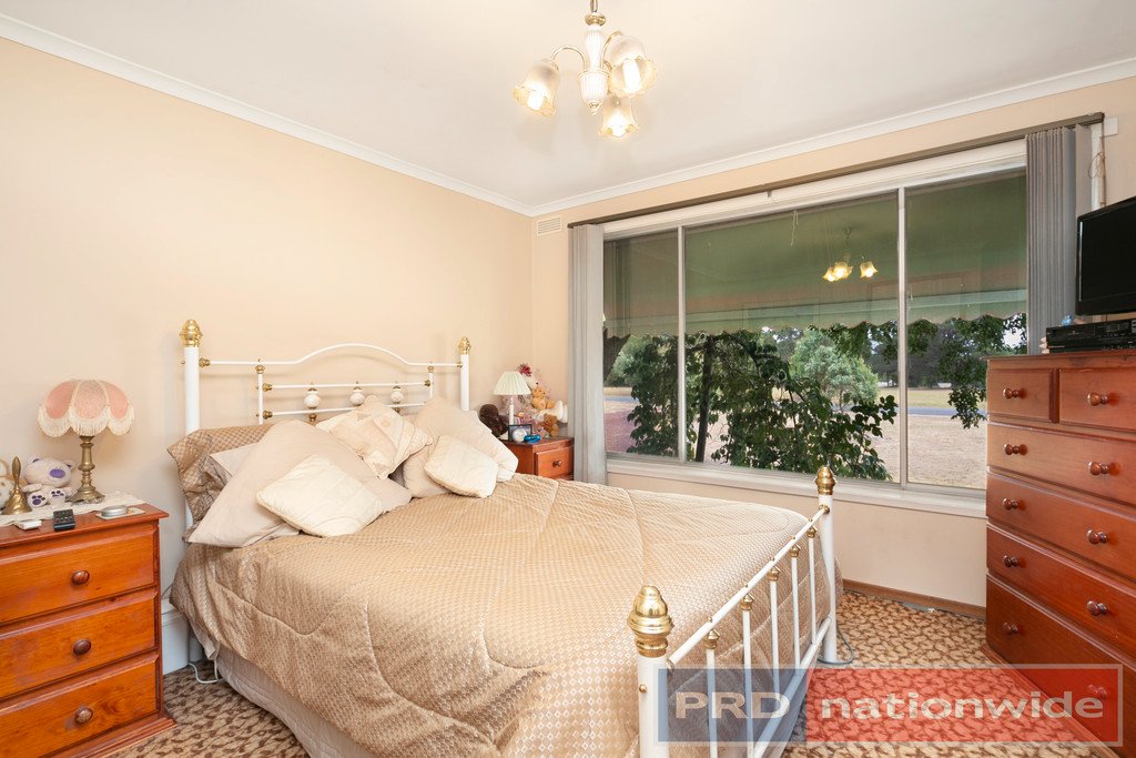 15 Wattledale Avenue ENFIELD 5