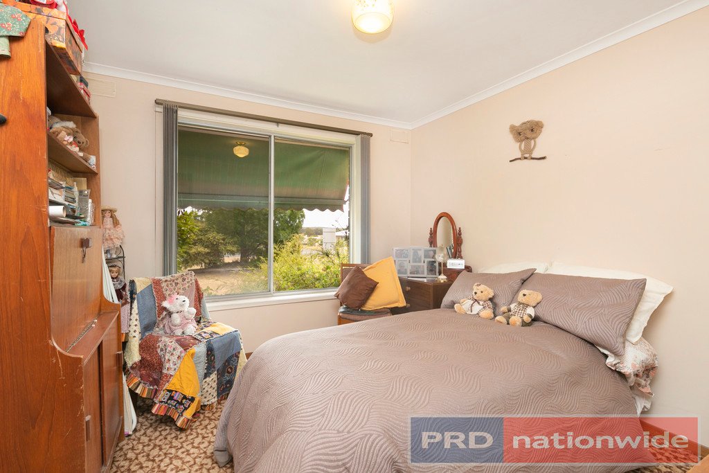 15 Wattledale Avenue ENFIELD 6