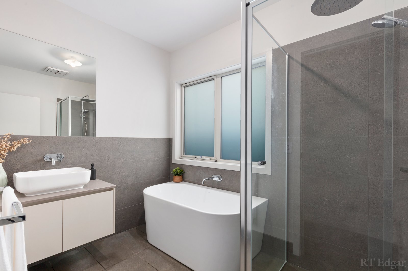 Real Estate and Property in 15 Wetland Way, Ocean Grove, VIC