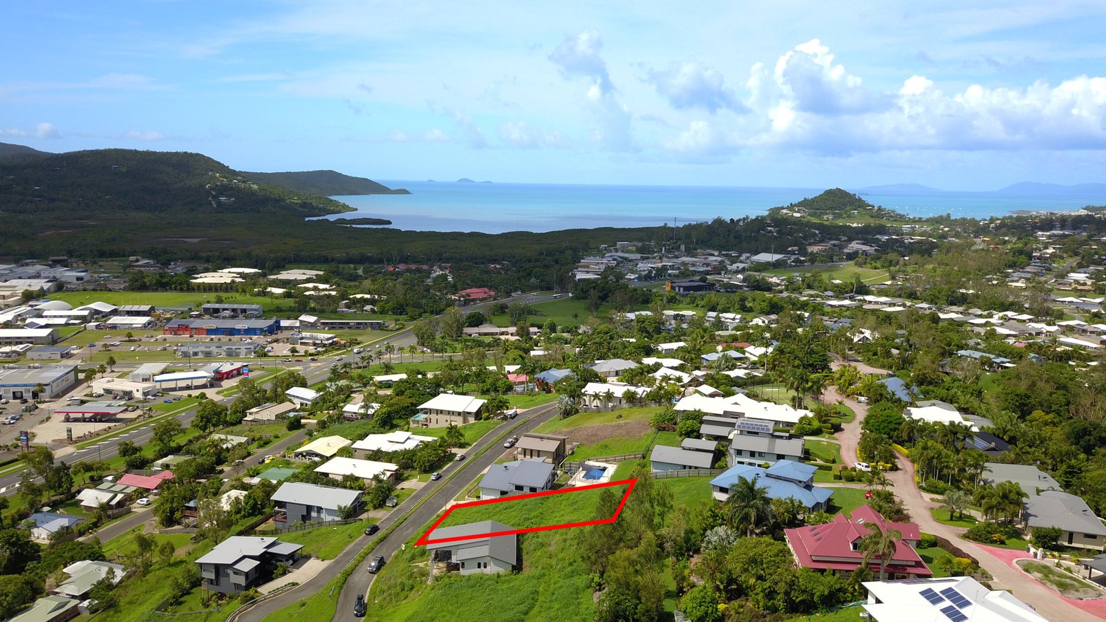15 Whitehaven Crescent CANNONVALE 1