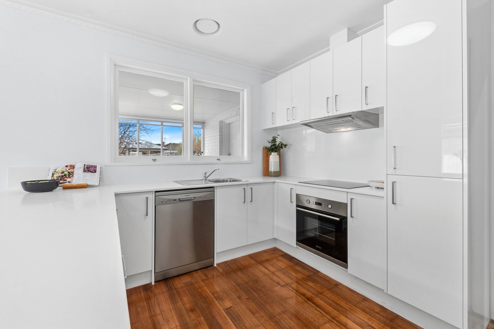 Gallery: 15 Willow Crescent