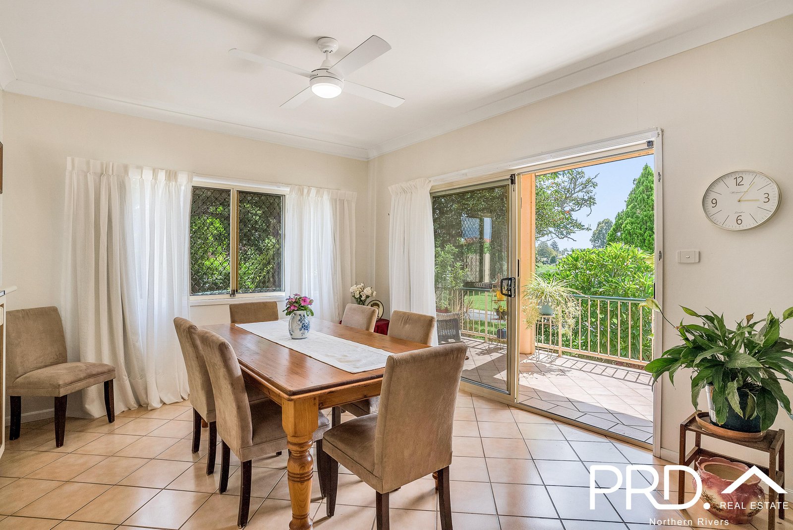 1/5 Windsor Ave  CASINO 5