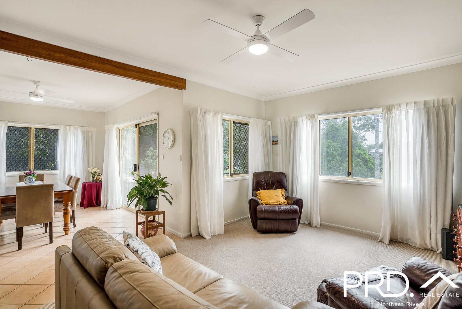 1/5 Windsor Ave  CASINO 7