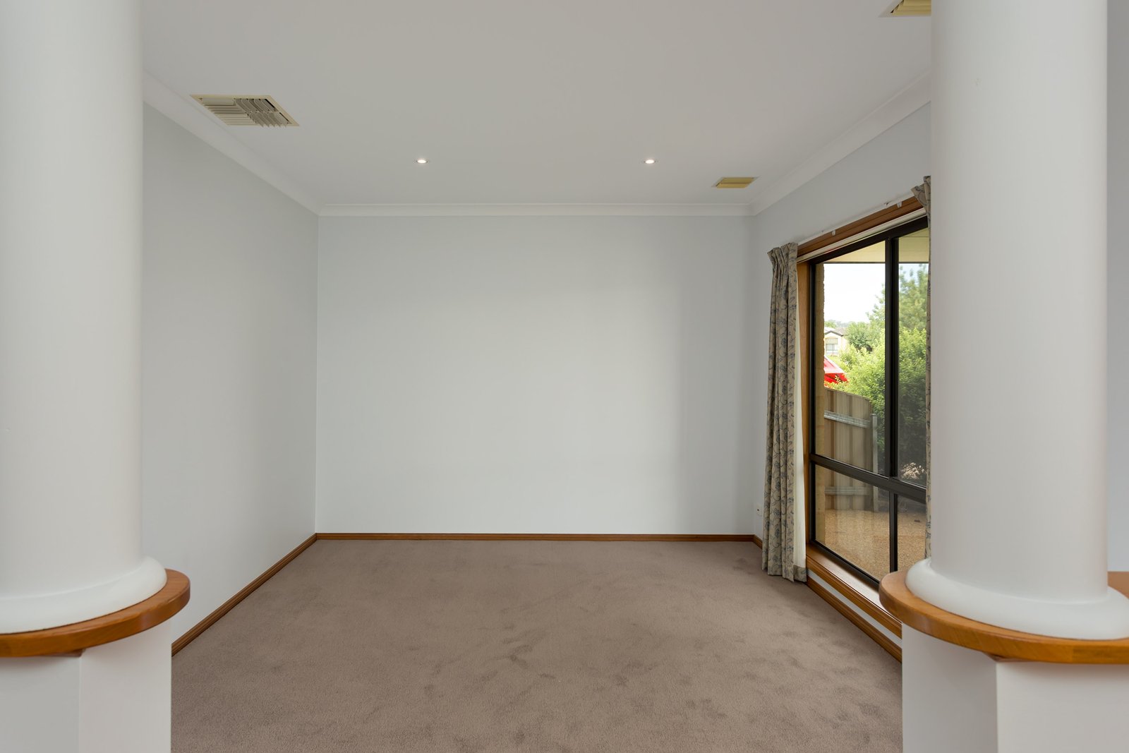 15 Woomera Place GLENFIELD PARK 3