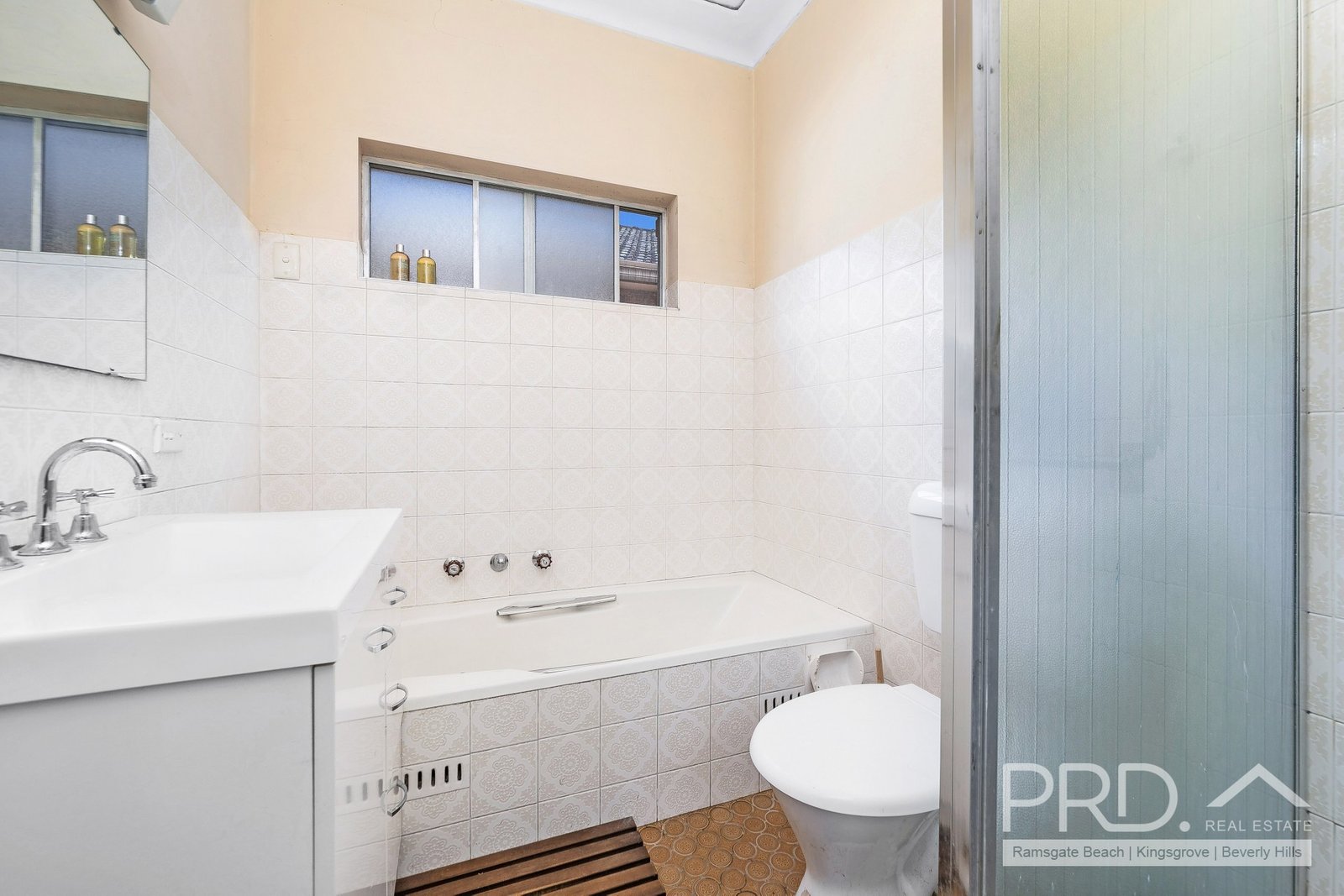 15 Woorail Avenue KINGSGROVE 5