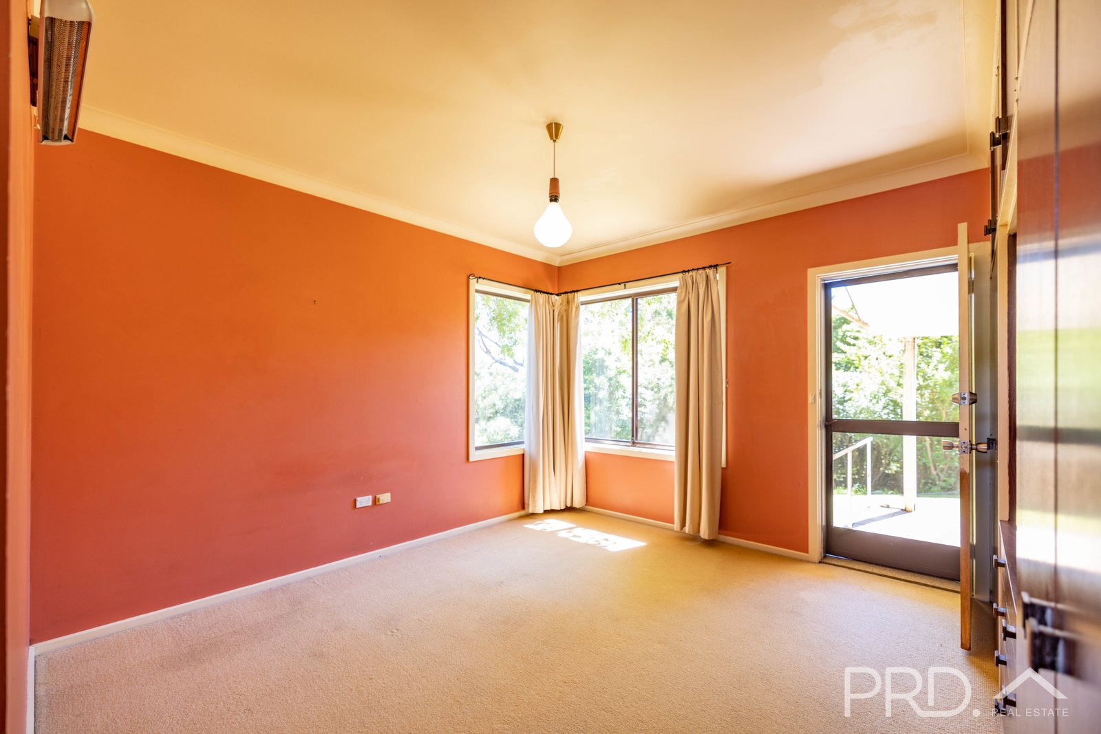 15 Wynyard Street TUMUT 9