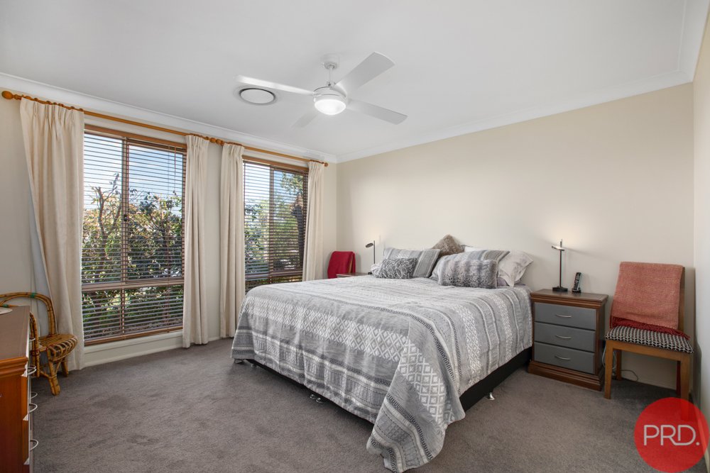 15 Yaldara Avenue THORNTON 21