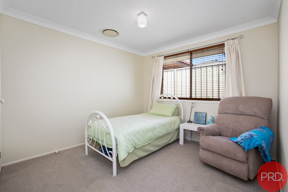 15 Yaldara Avenue THORNTON 24