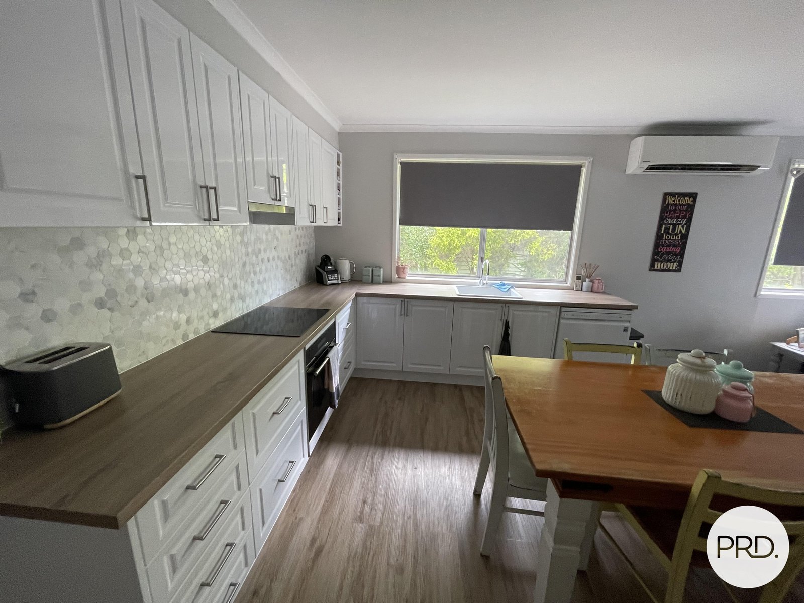 15 Yates Street ROSEWOOD 9