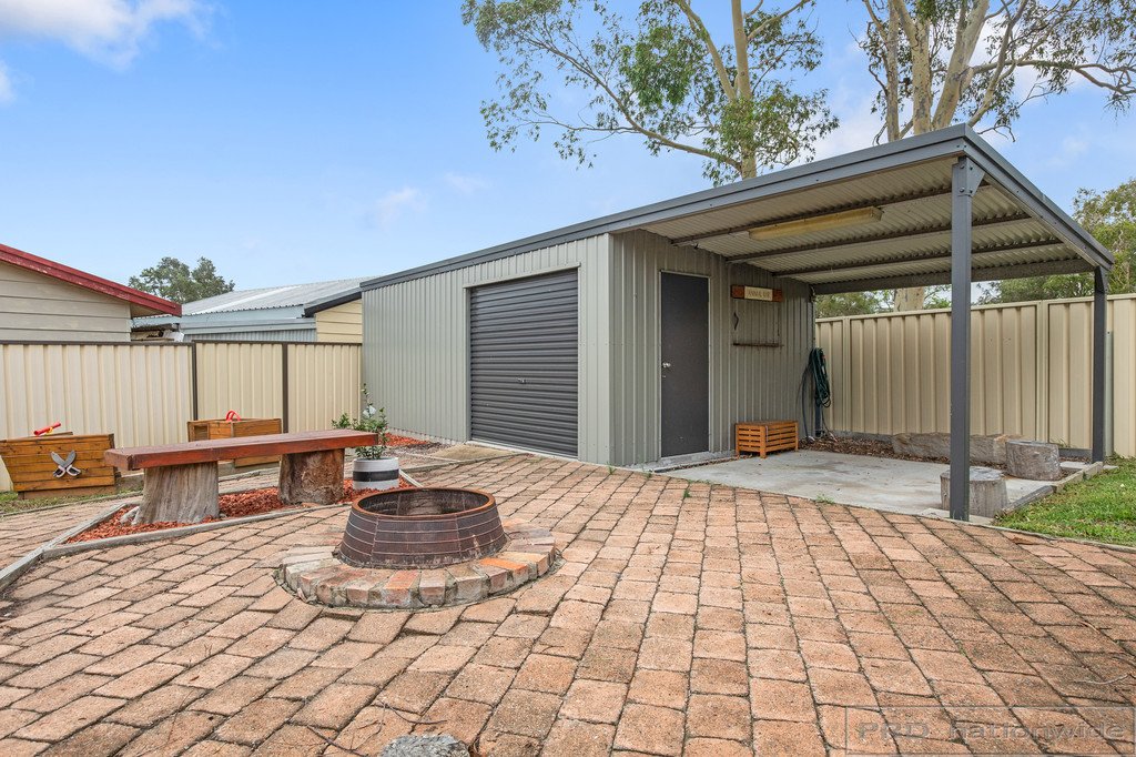 15 Young Close THORNTON 13