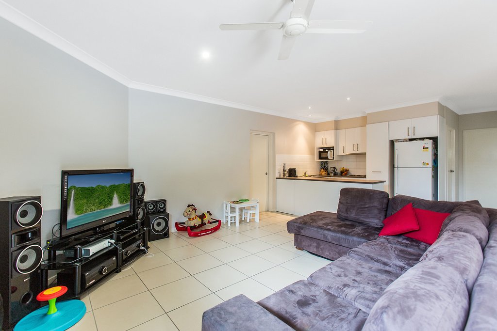 1/50 Coronation Avenue POTTSVILLE 1