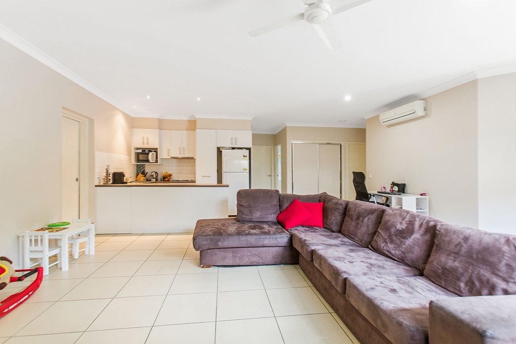 1/50 Coronation Avenue POTTSVILLE 3