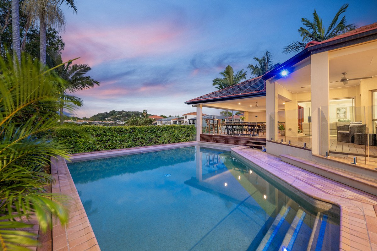 150 Dunlin Drive BURLEIGH WATERS 8