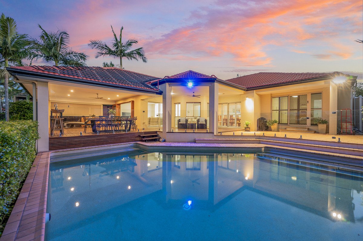 150 Dunlin Drive BURLEIGH WATERS 9