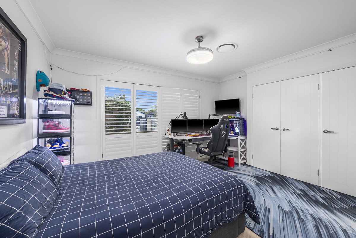 150 Dunlin Drive BURLEIGH WATERS 12