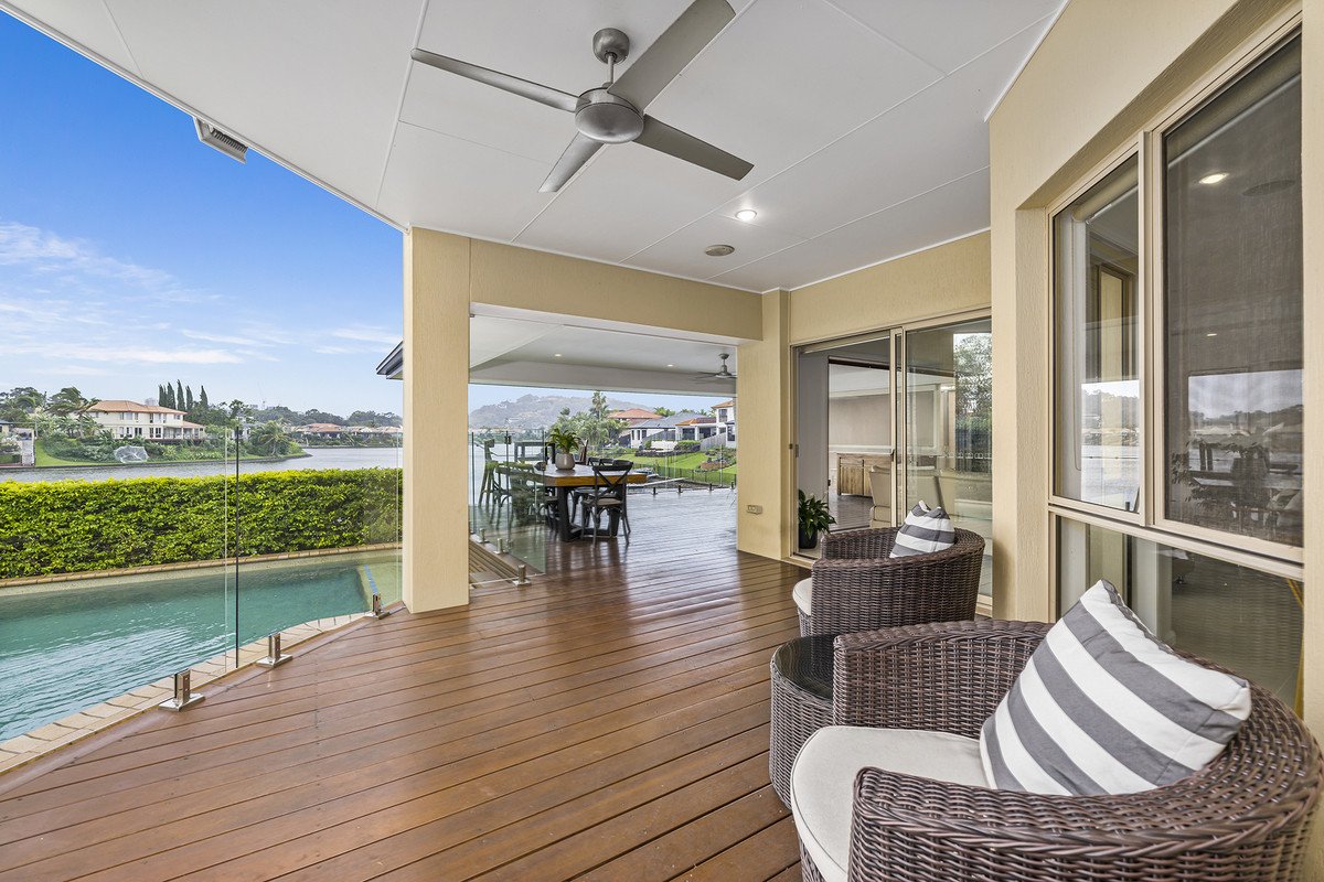 150 Dunlin Drive BURLEIGH WATERS 15