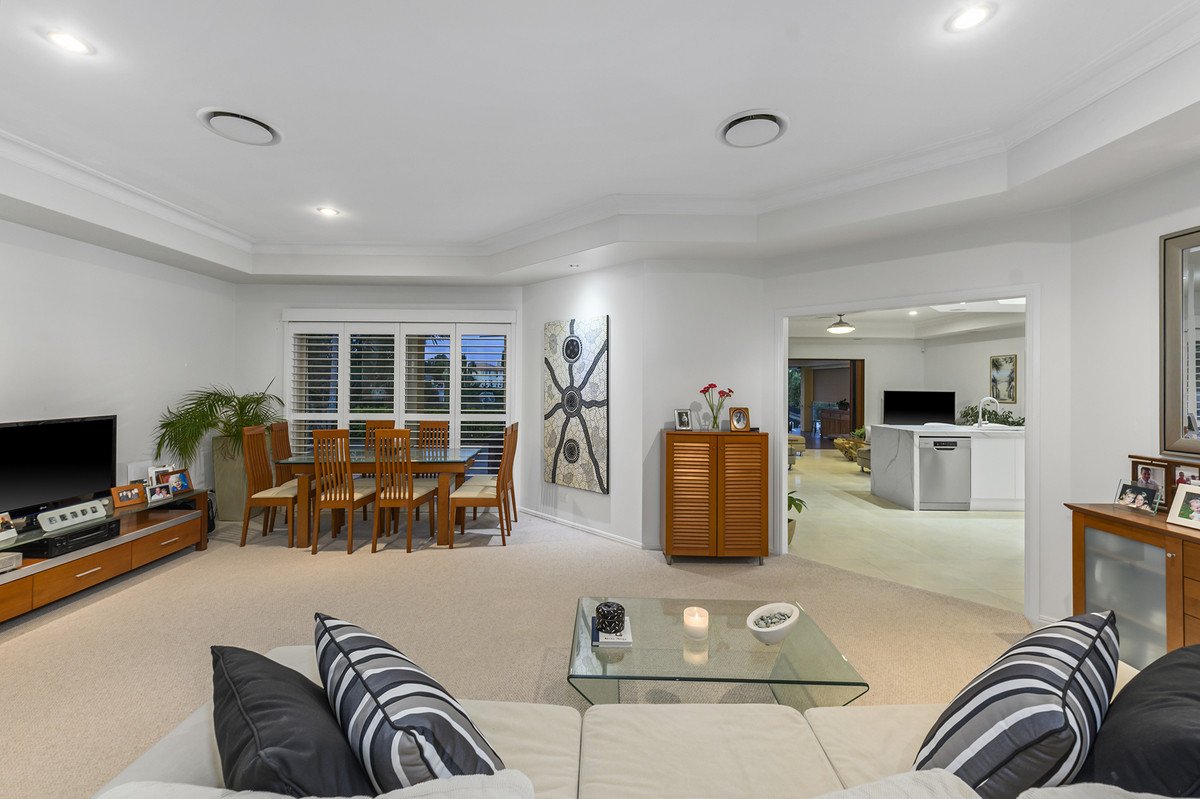 150 Dunlin Drive BURLEIGH WATERS 21