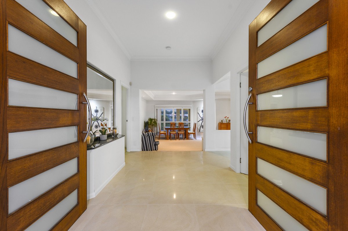 150 Dunlin Drive BURLEIGH WATERS 24