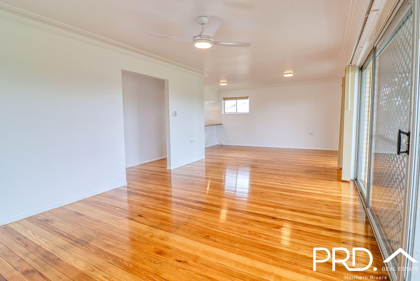 1/50 East Street CASINO 4