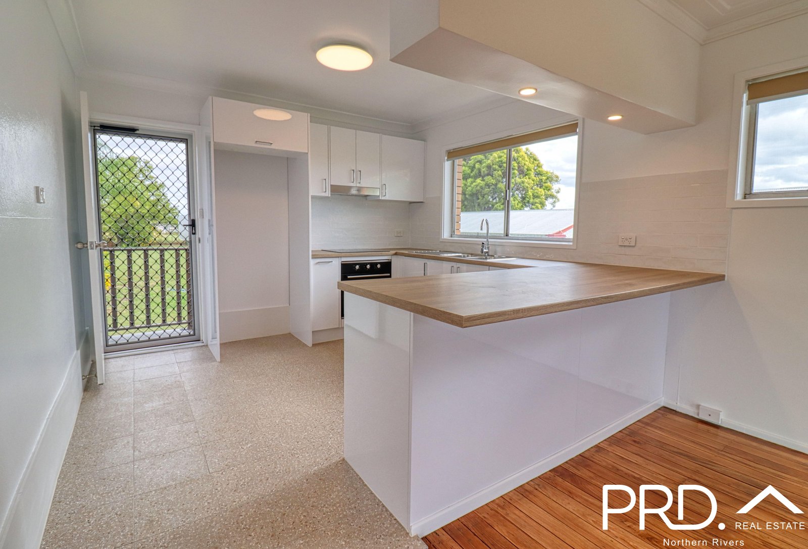 1/50 East Street CASINO 6