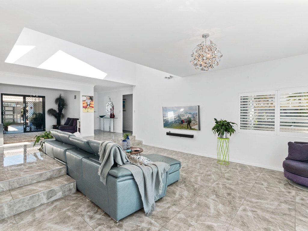 150 Mallawa Drive PALM BEACH 6