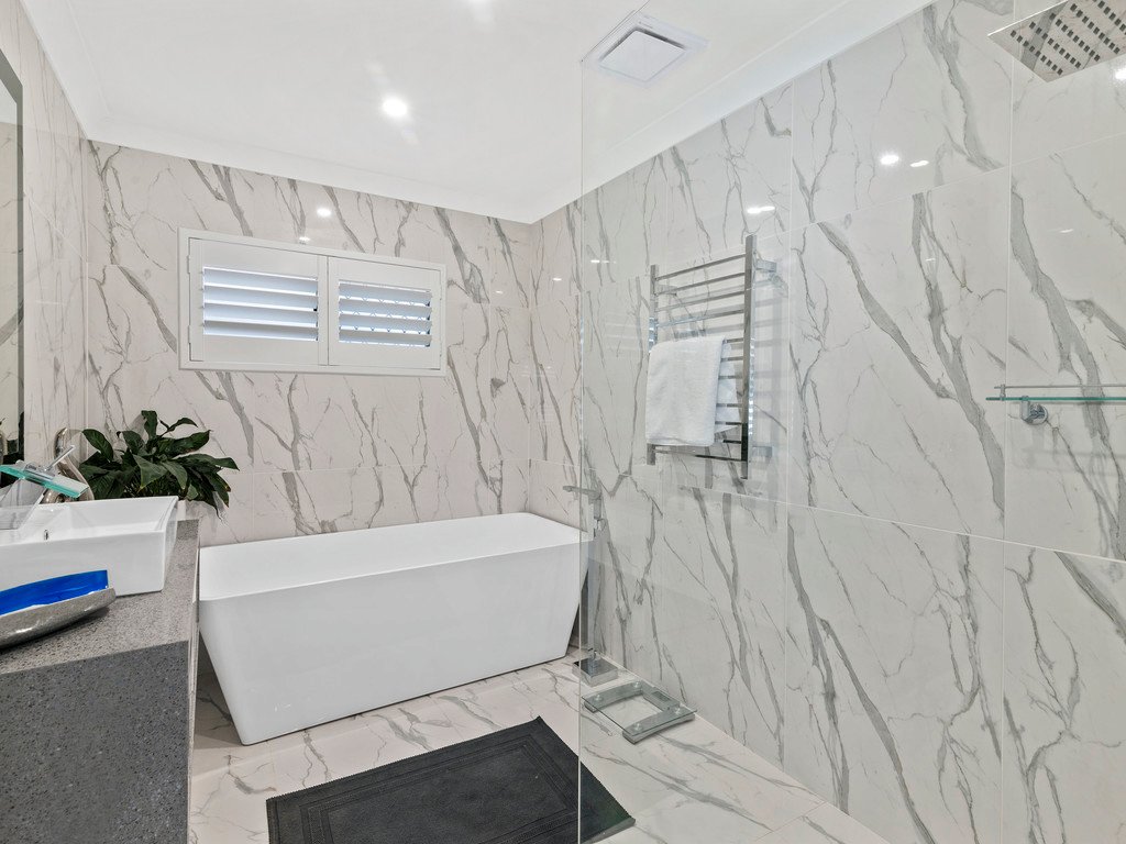 150 Mallawa Drive PALM BEACH 8