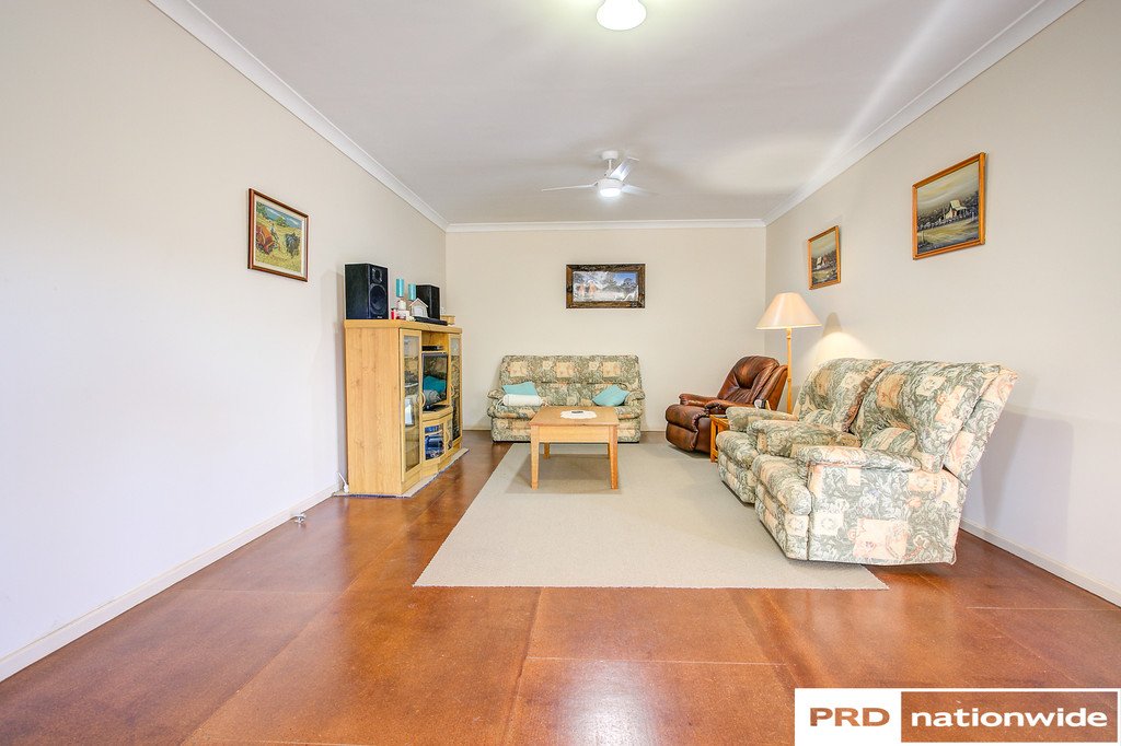 150 Martins Lane TAMWORTH 9