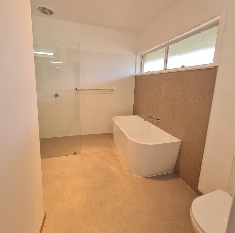 Gallery: 150 Roslyn Road