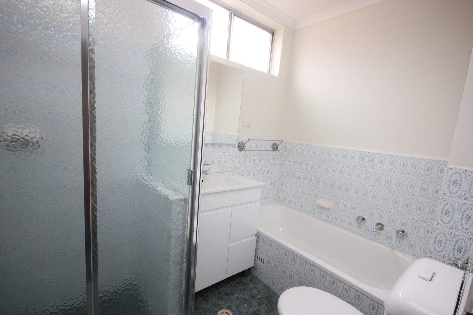 150 Russell Avenue DOLLS POINT 5