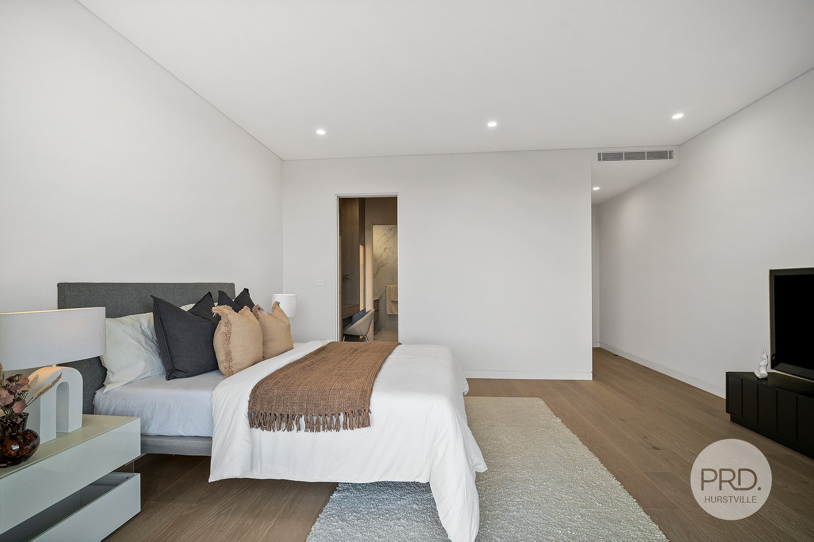 150 West Street SOUTH HURSTVILLE 8