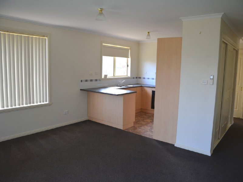 1/50 Williams Street BRIGHTON 2